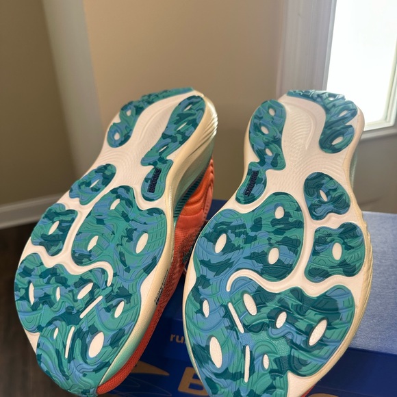 Brooks RunDisney Moana Running Shoes Women Size 8 Adrenaline GTS 25 Limited NIB - Picture 14 of 16